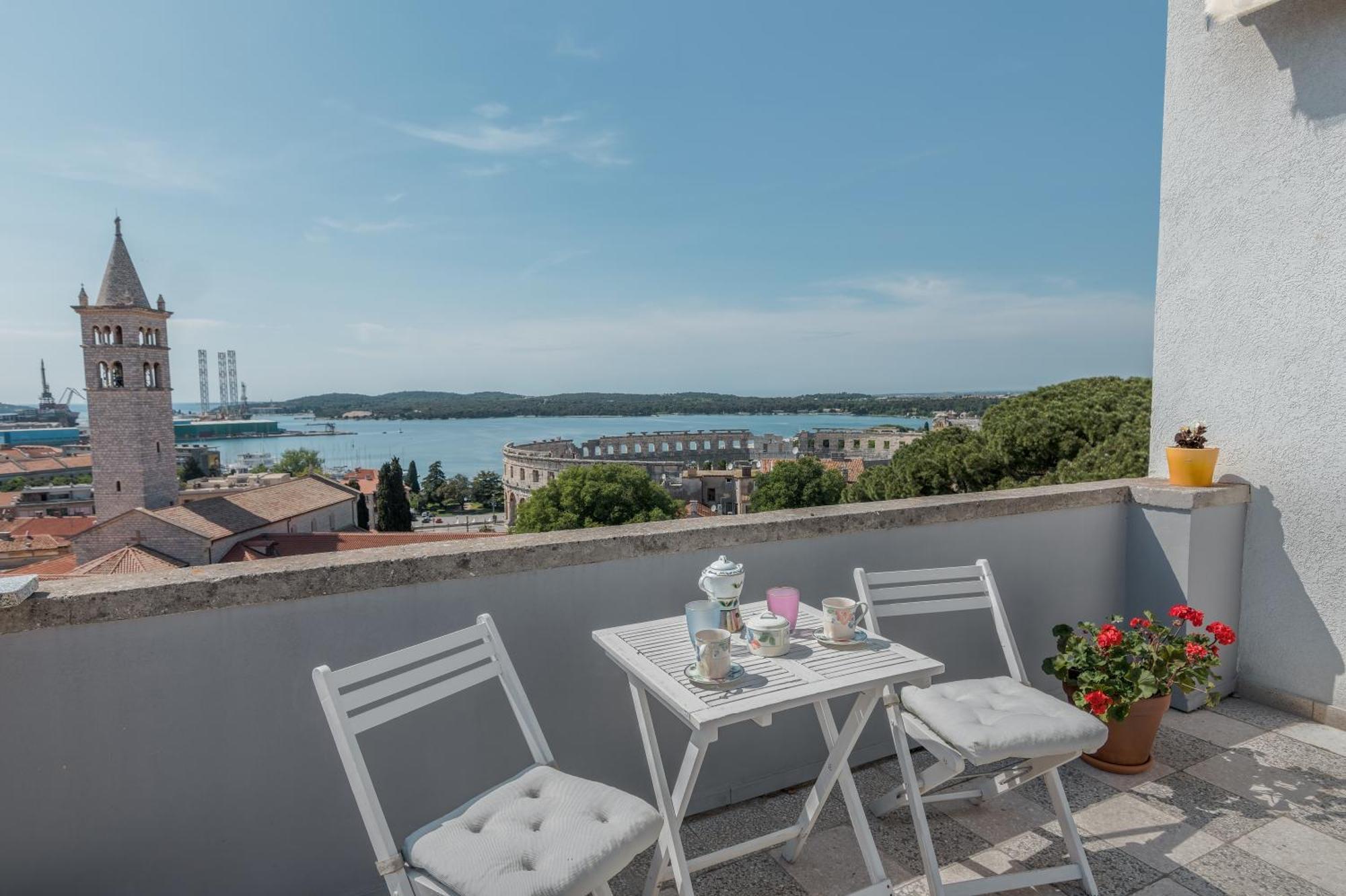 Apartment Seagull Pula Exterior photo
