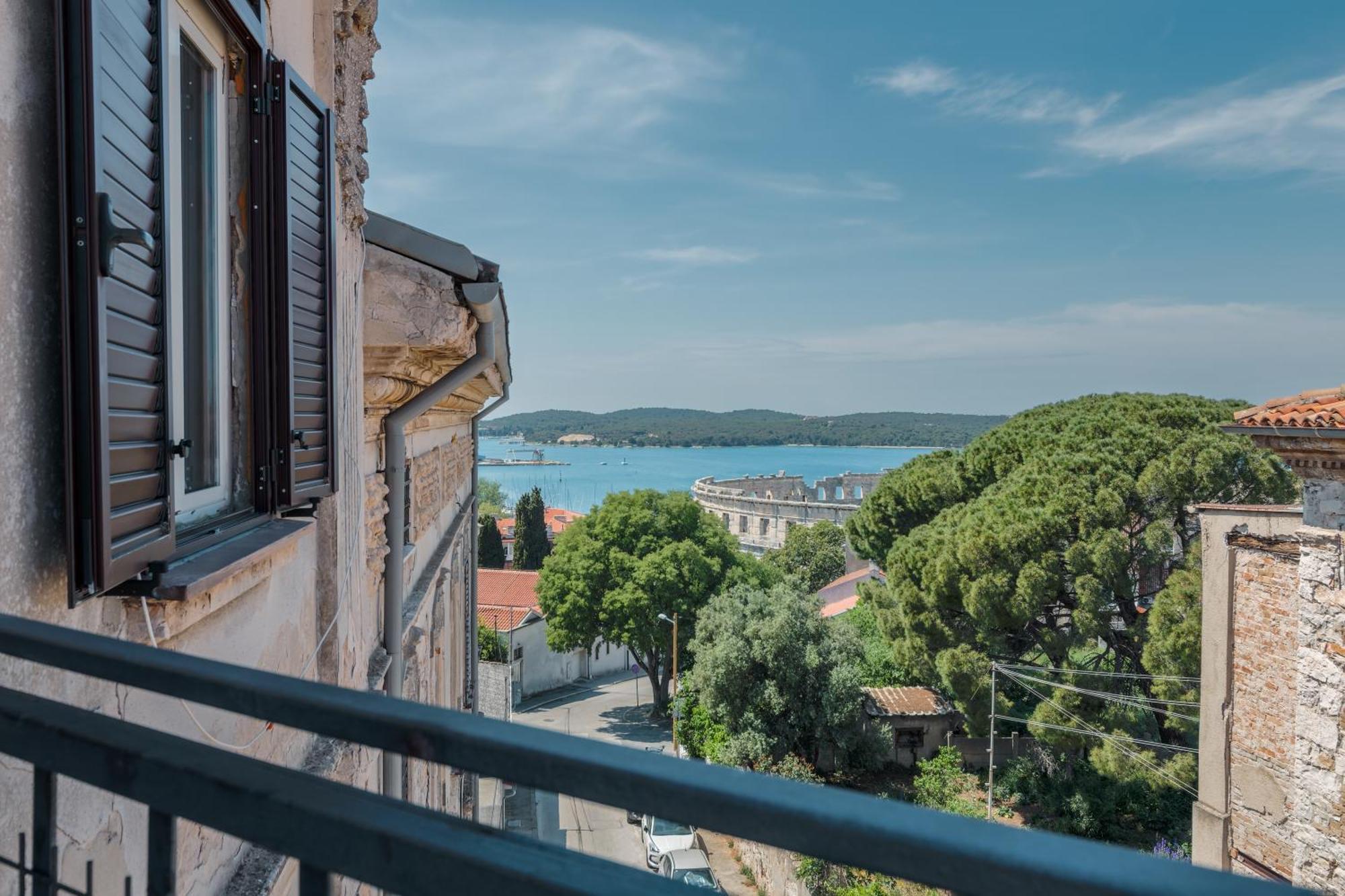 Apartment Seagull Pula Exterior photo