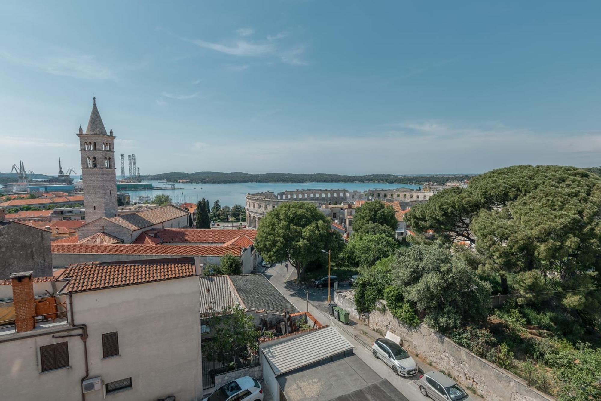 Apartment Seagull Pula Exterior photo