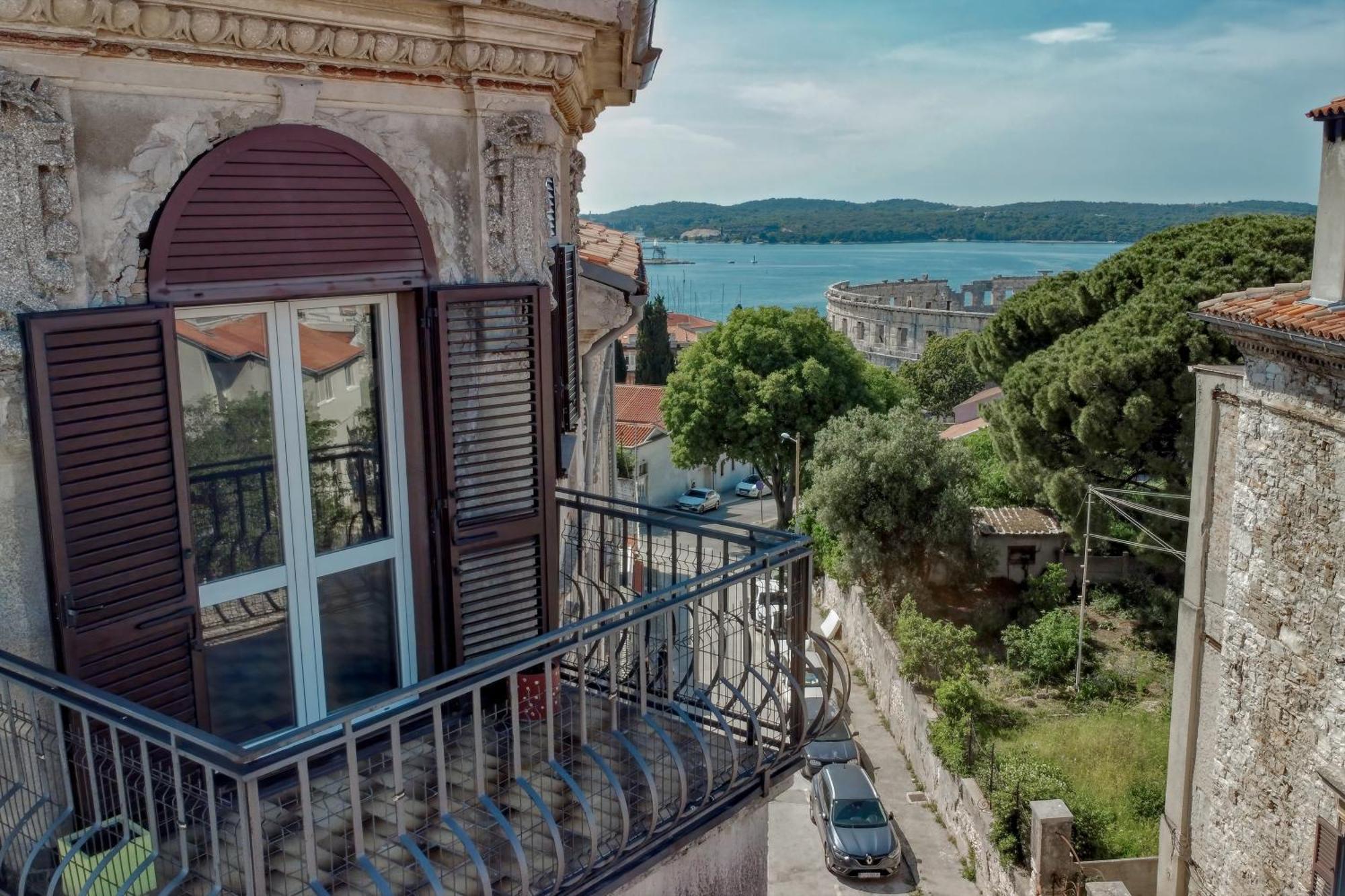 Apartment Seagull Pula Exterior photo